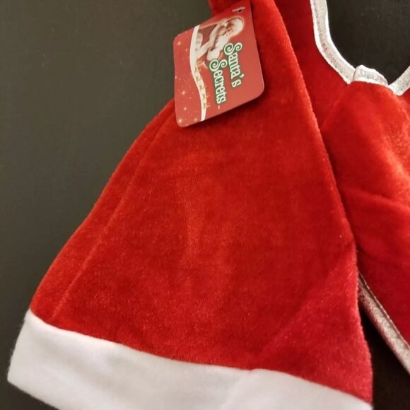 Embroidered Baby's Bib Christmas Red Santa Hat White Pompom and Trim - Picture 5 of 5